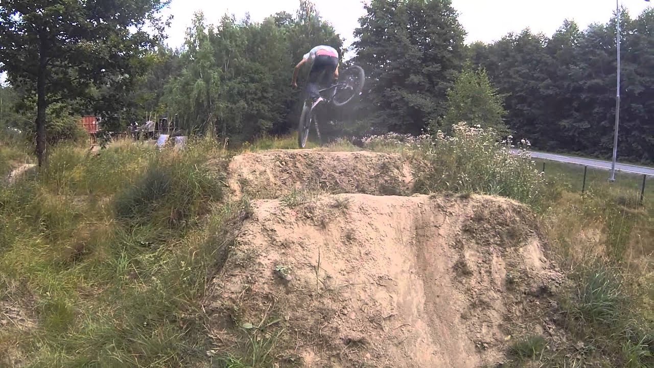 Långsjöhöjdarna - Carl at Skogås BikePark 2013