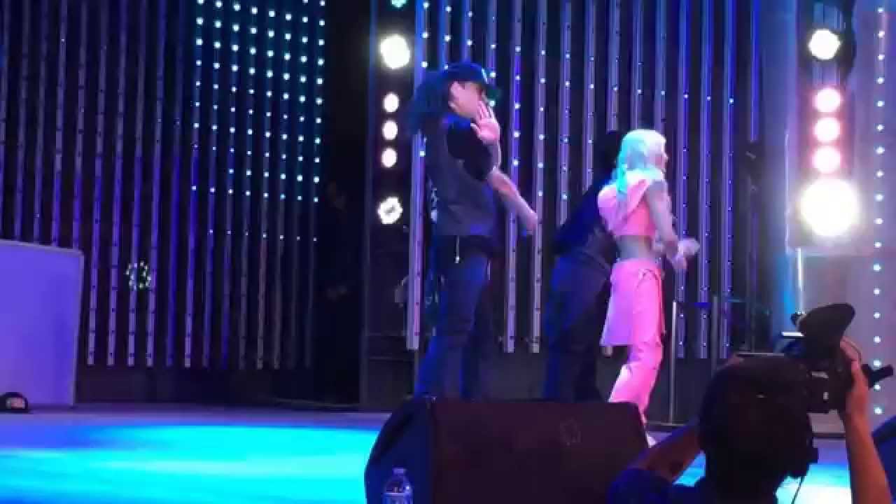 Pia Mia City Walk On My Mind