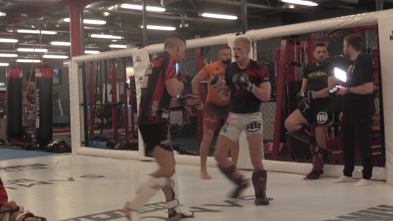 JAKUB WIKŁACZ NA SPARINGACH ARTNOX CAMP