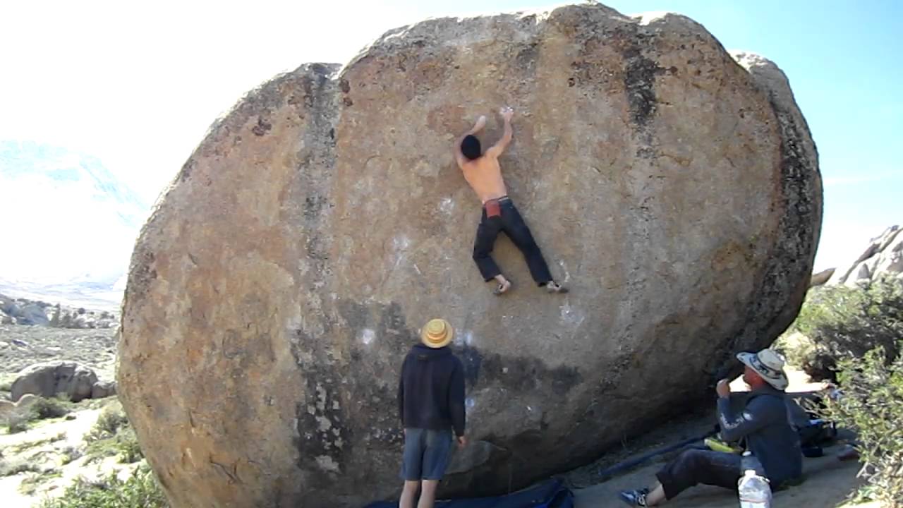 Bishop Bouldering: Yayoi Right (V8)