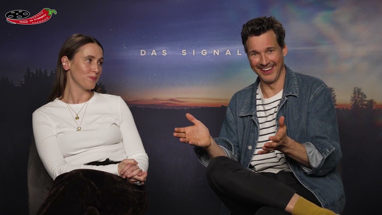 DAS SIGNAL - Florian David Fitz und Peri Baumeister im Interview