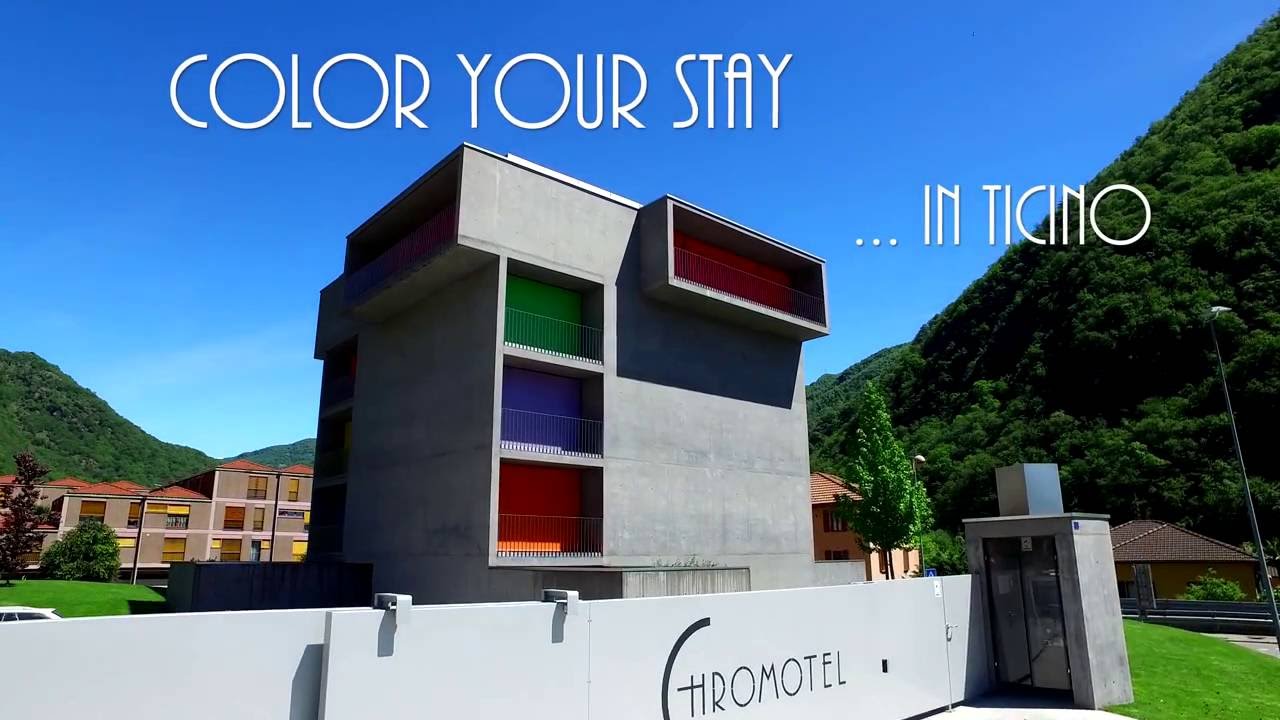 CHROMOTEL MEZZOVICO: UN CONCENTRATO DI COLORI E...