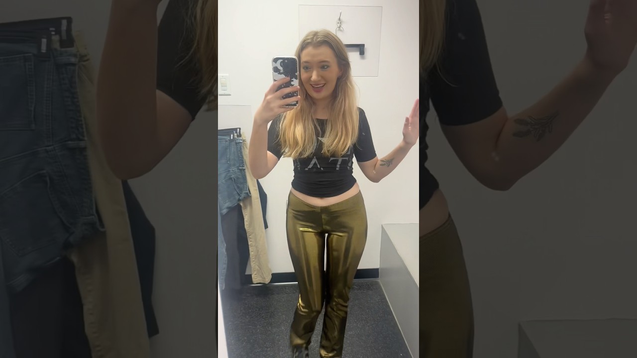 Come thrifting with me at a rural goodwill!
