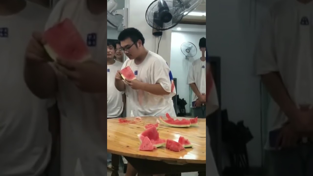 Fastest watermelon eater , Guinness world record, eating challenge