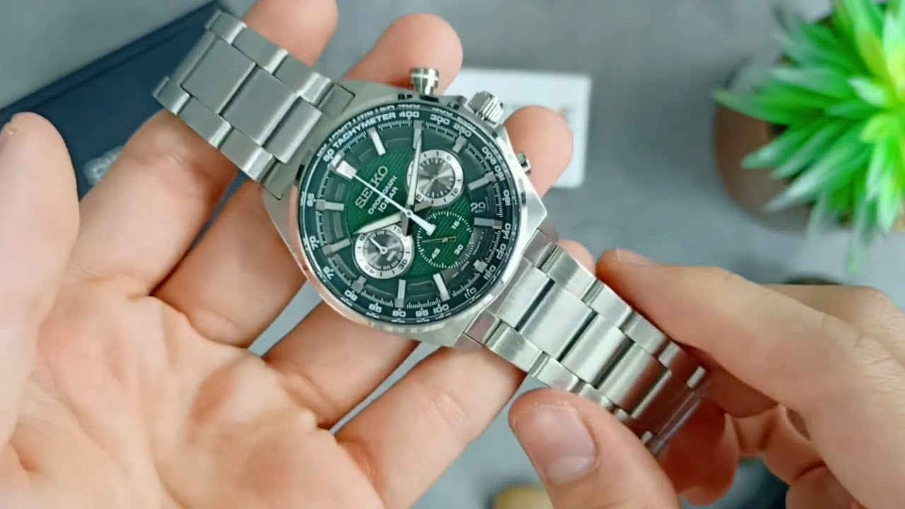 Seiko Green Dial Silver Stainless Steel, Case Silver