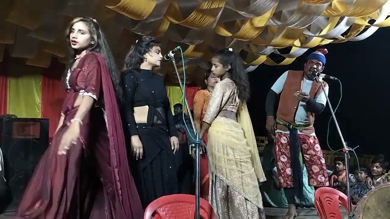 हम बेचब नथुनिया 😄🌹🙏👍 #नौटंकी #नाच #डांस #वीडियो ham bechab nathuniya #nautanki #nach #song #video 