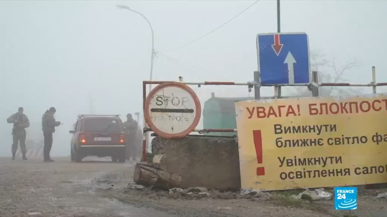 Ukrainians prepare for introduction of martial law
