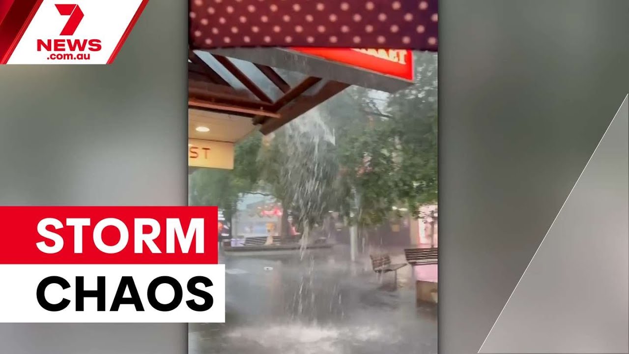 Severe storm batters Sydney suburbs | 7NEWS