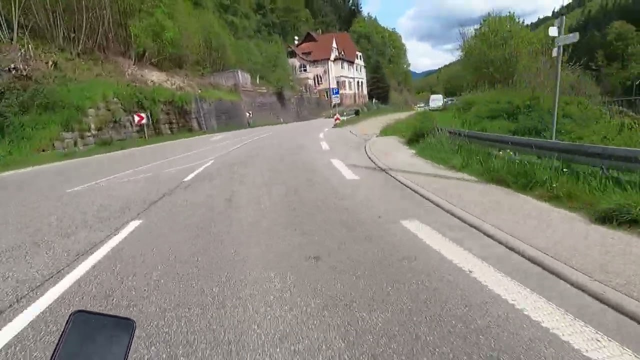 Kawasaki Z900 - SC Project S1 - Schwarzwald - Ölspur & Auto Raser Laser