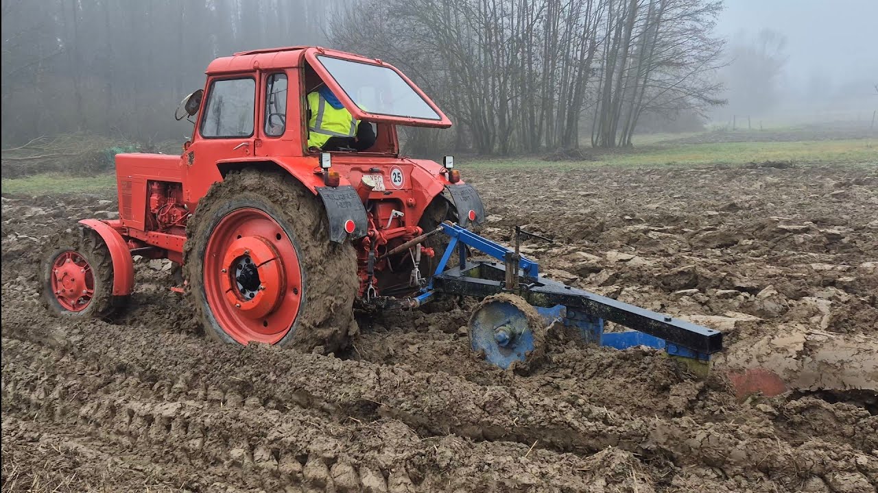 Mtz82, sár szántás. 