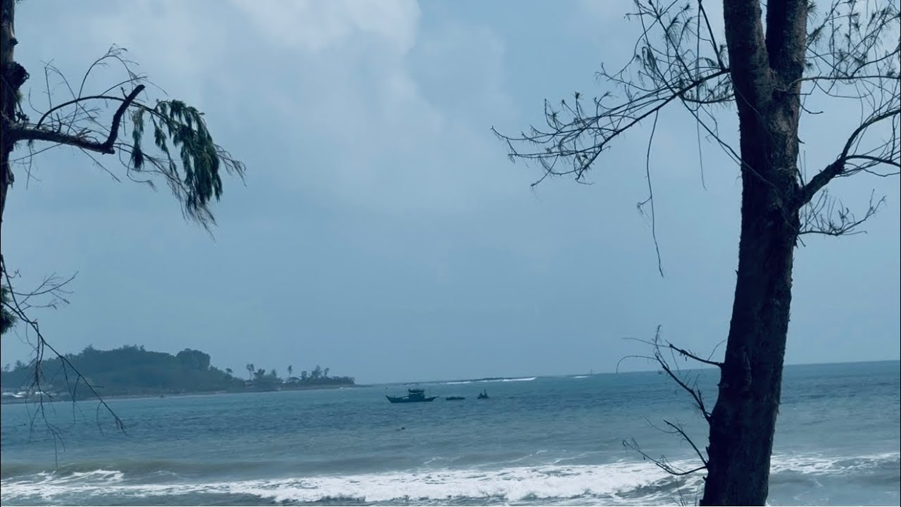 Sóng gió biển Mỹ Khê | Chiếc thuyền ngoài xa 😊🌊🎋