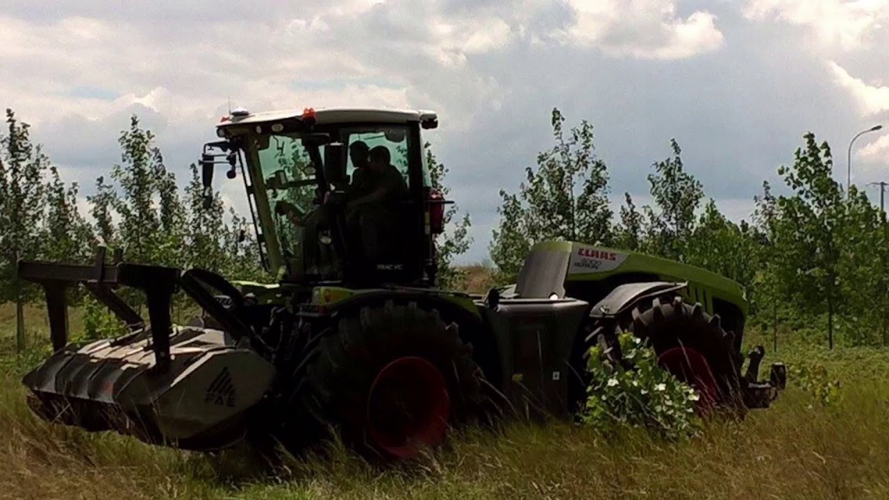 CLAAS Xérion 4000 TRAC VC / broyeur forestier FAE / CLAAS Aquitaine