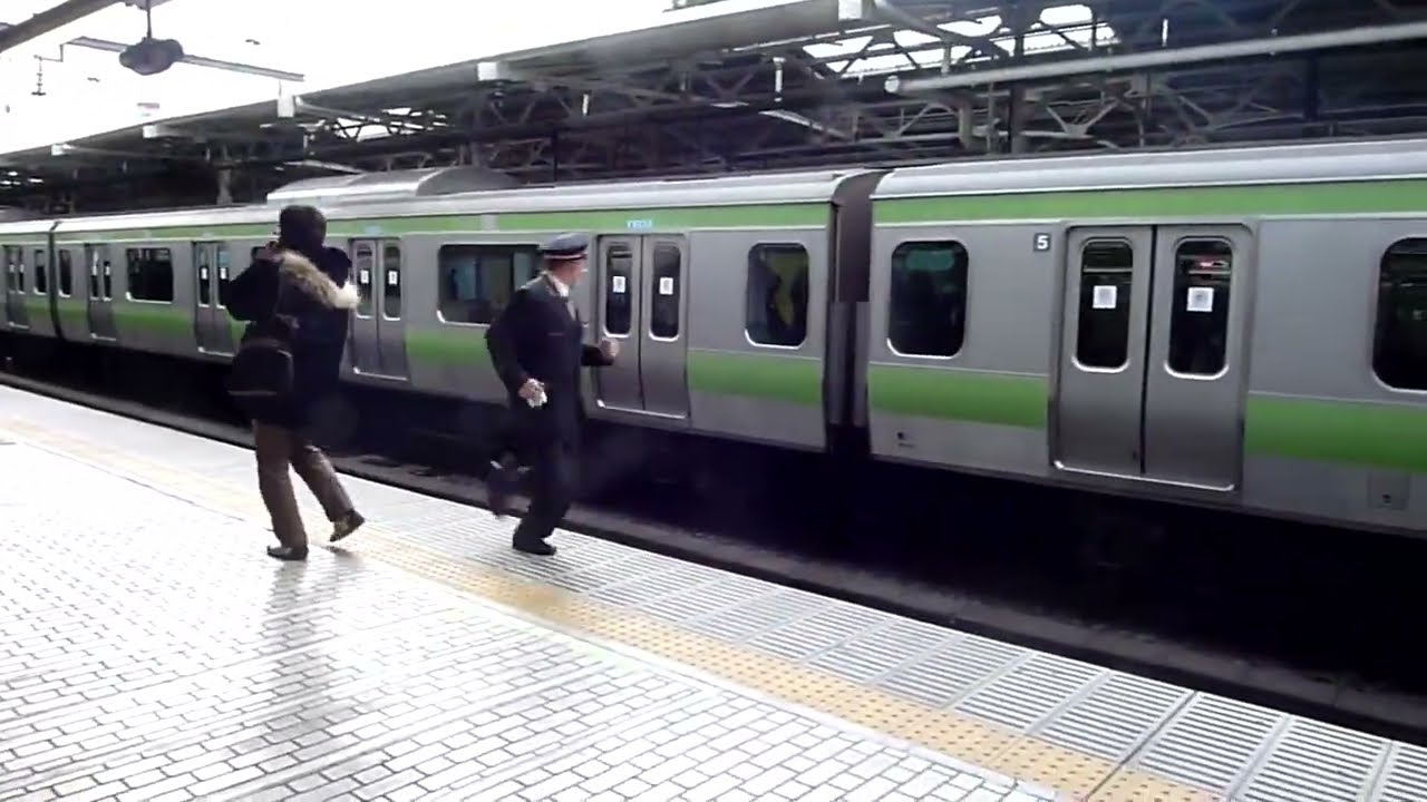 上野駅 東日本大震災 2011.3.11 3・4番線ホーム→中央改札（玄関口）