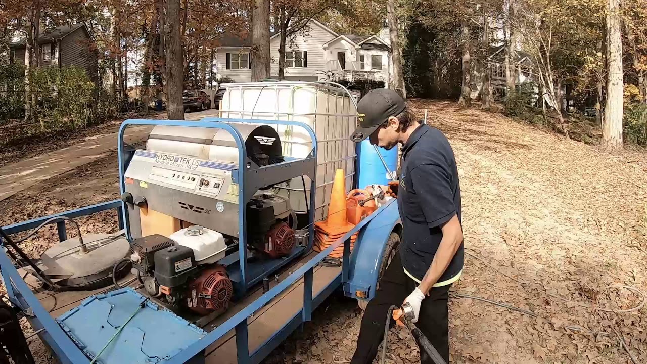 Demonstrating using two pressure washers together