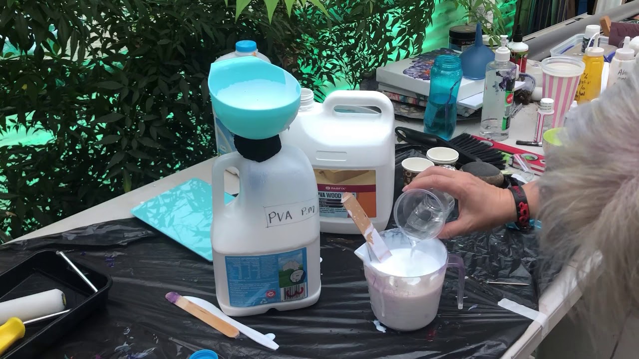 #58: Make pouring medium with pva and water. Then do a beautiful pour with primary colours. ✨