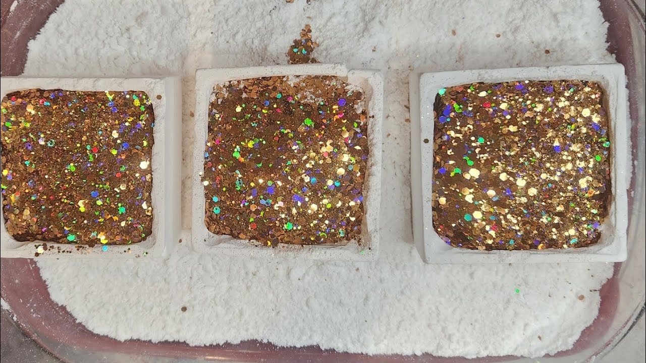 Crunchy gold gymchalk glitter bombs #fyp #asmr #Sleep #relax #Satisfying #satisfyingvideo #sleepaid 