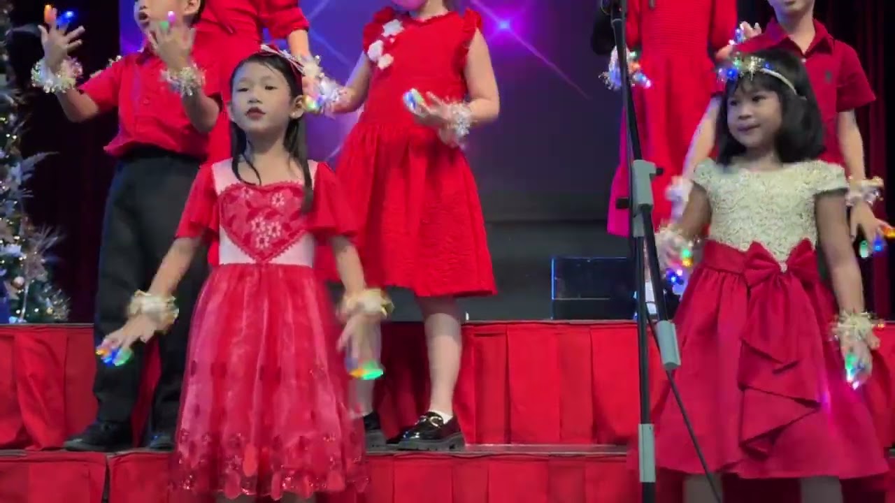 Kumukutikutitap Sing and Dance by Elementary students