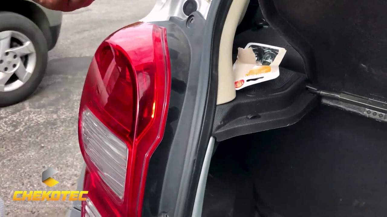 CÓMO REMPLAZAR LOS FOCOS DE STOP A UN BEAT - SPARK CHEVROLET