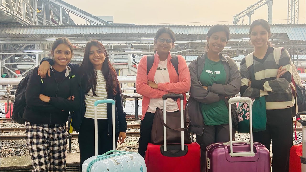 Finally our journey to north started🎉| whole day in  a train 🚃🛤️