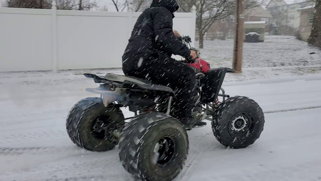 Yamaha Blaster COLD START & DONUTS SNOW RIDE RIDING YFS-200 FUN DRIFT 2 stroke exhaust Sound