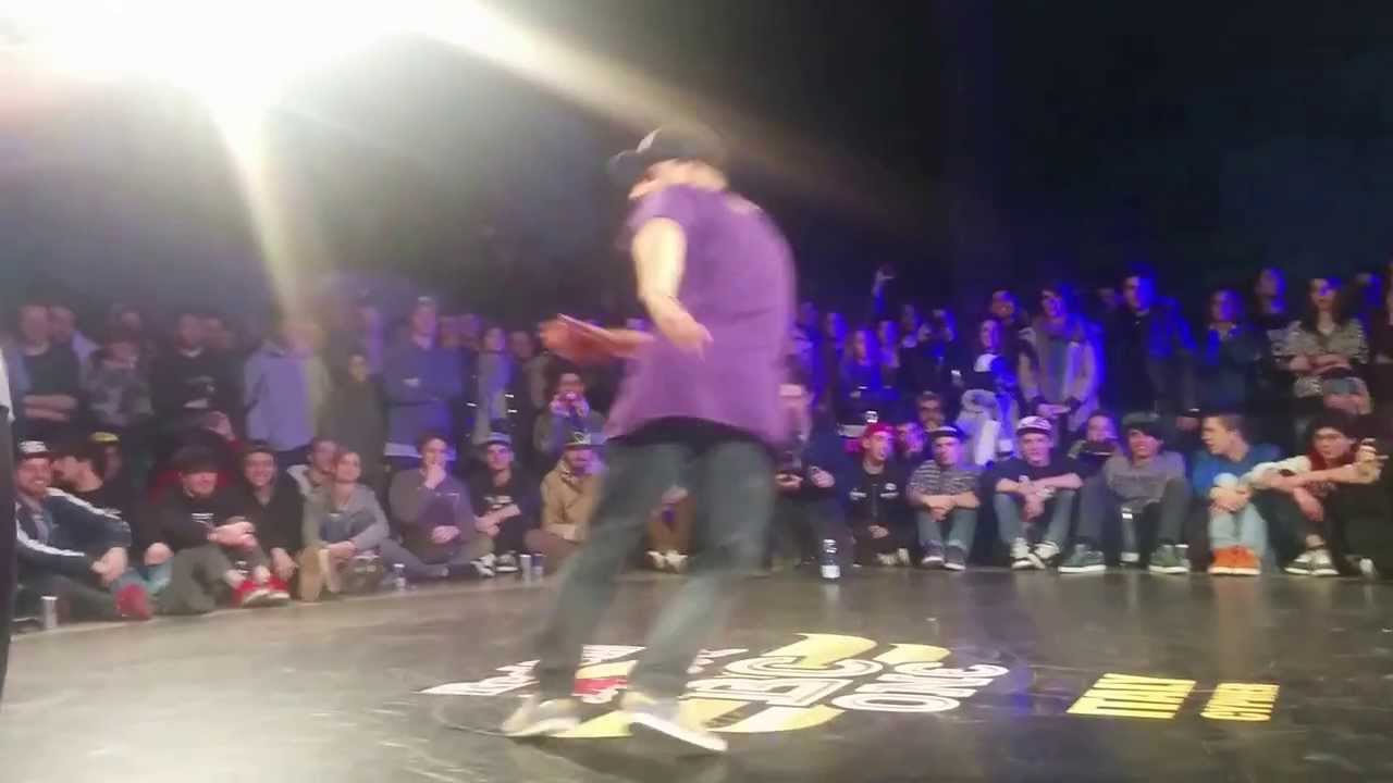 Red Bull BC One Italy final 2014!Kacyo vs Movycube
