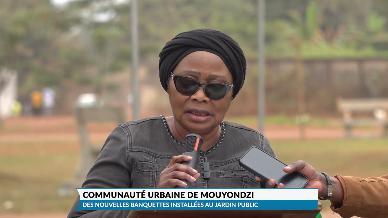 Congo Brazzaville. Des nouvelles banquettes au jardin public de Mouyondzi, Bouenza.