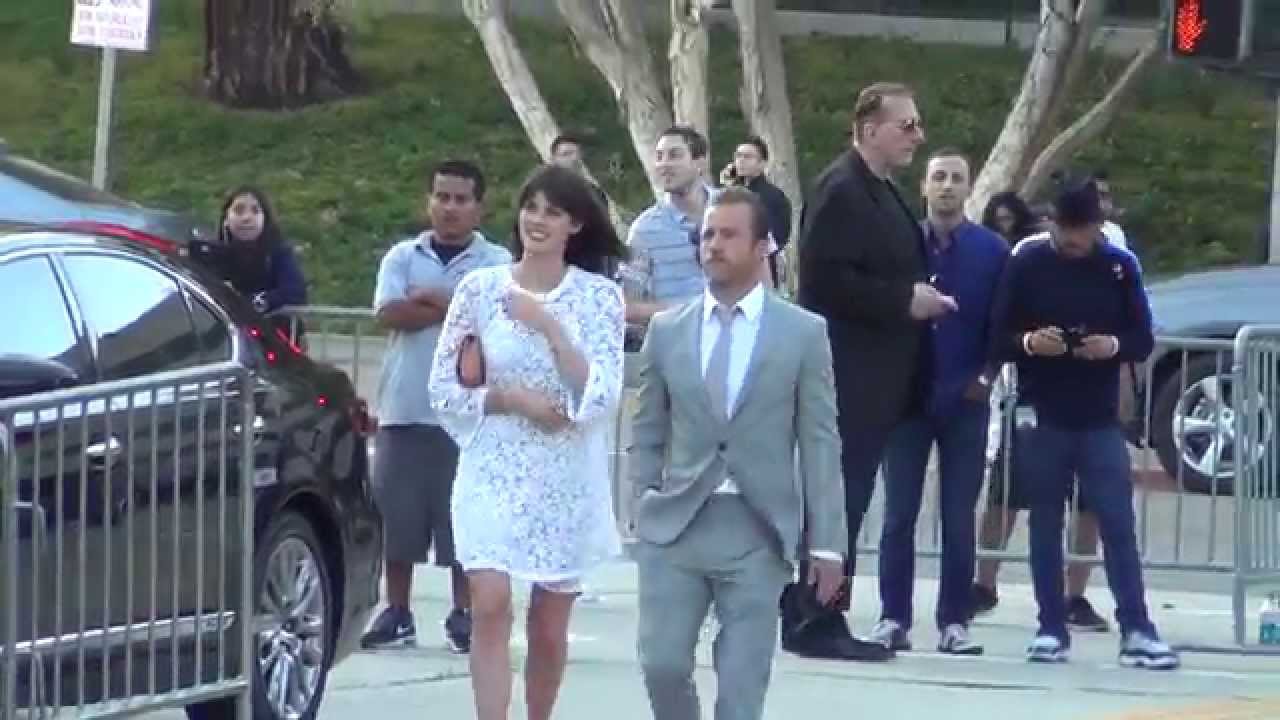 Scott Caan greets fans at the Entourage Movie Premiere