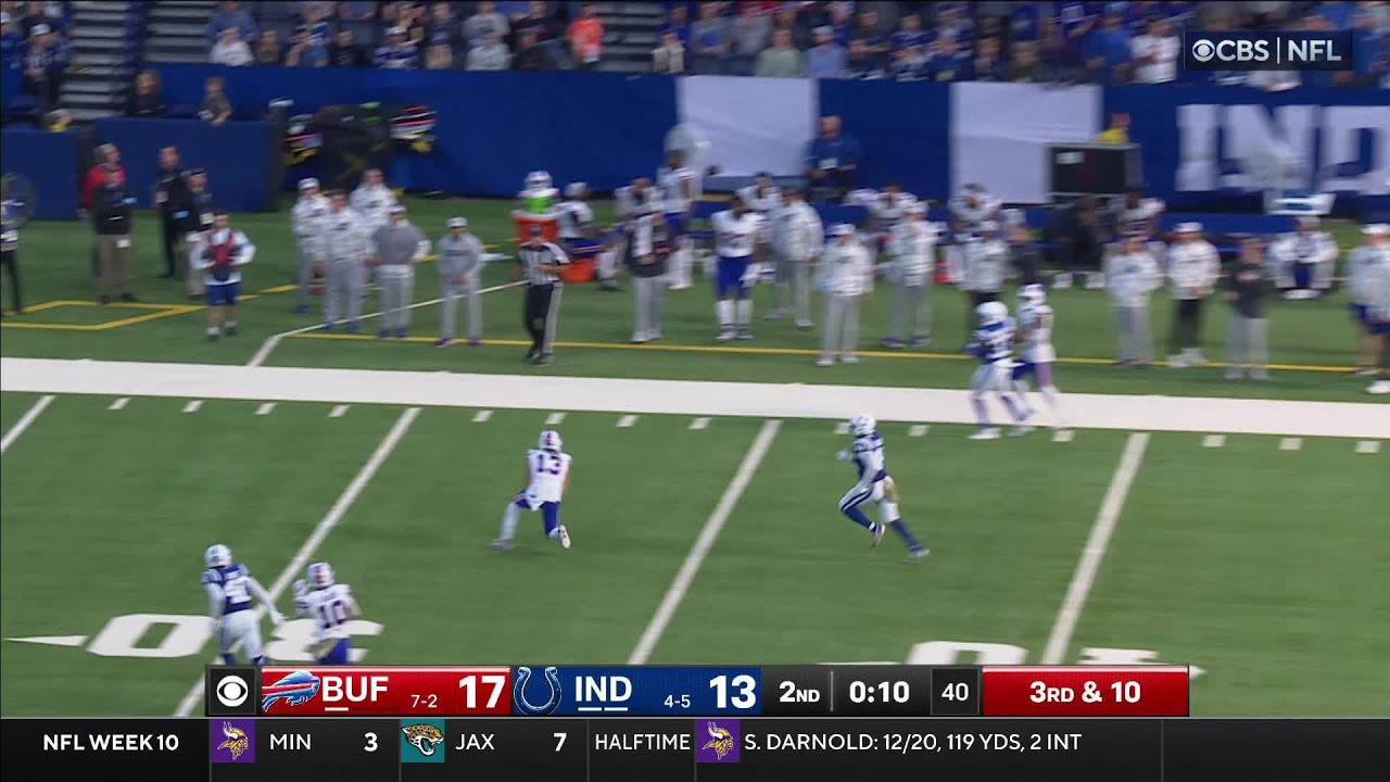 Off-platform dime! Josh Allen's improv lob to Hollins goes for 44-yard gain