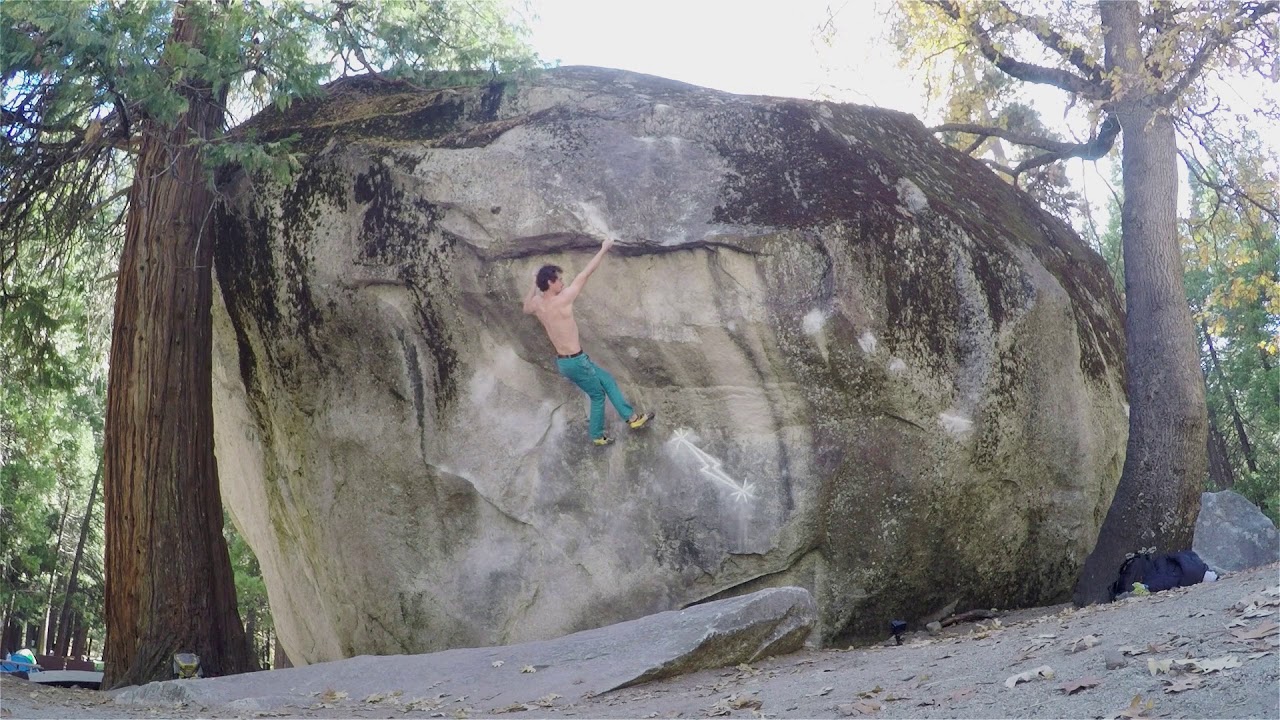 Adam Ondra flashes Midnight Lightning