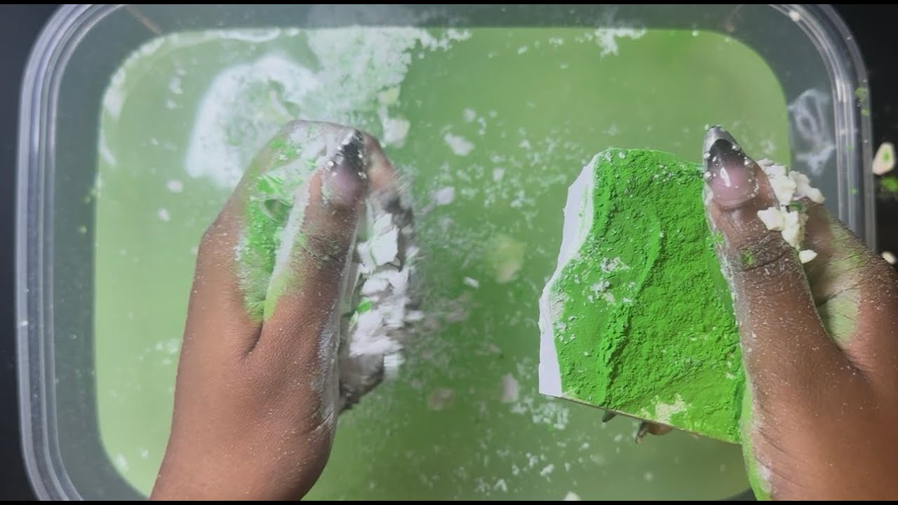 GYM CHALK WATER CRUSH | #oddlysatisfying