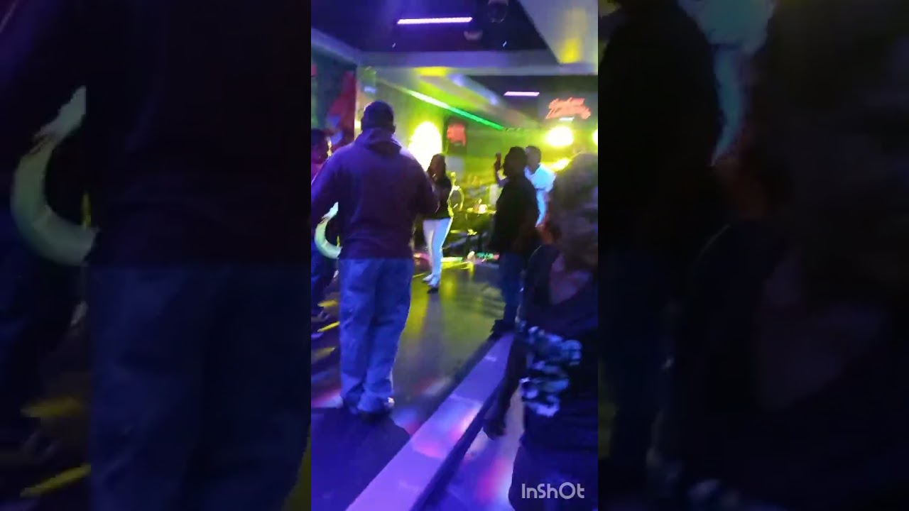me fui en un bar la Tropicana en Tijuana y esto lo que pasó adentro encontré alos @somostacurada