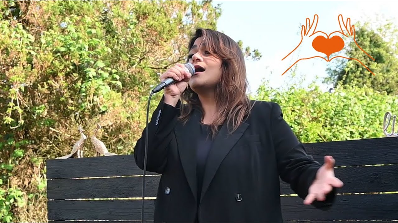 Brenda Schubert - deutsche Nationalhymne