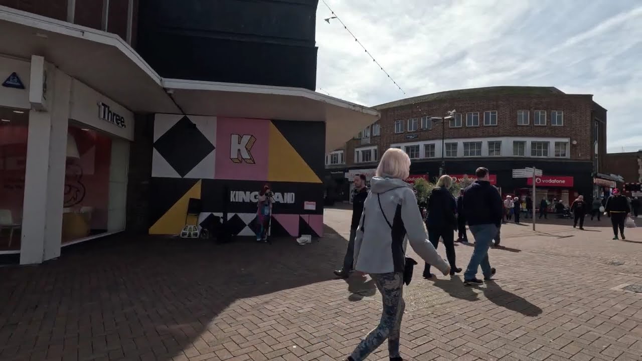 Walking through Poole Highstreet and Poole Market in 4K