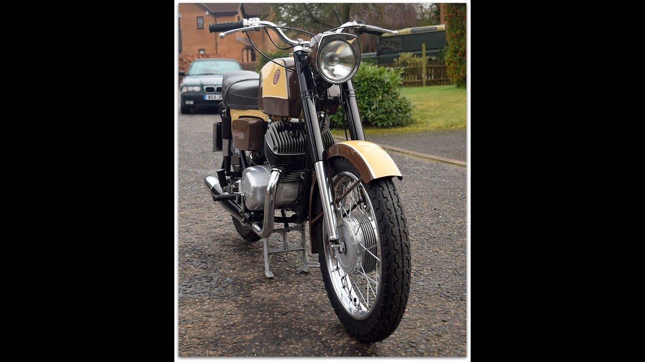 (NOW SOLD) FOR SALE £3,000 - 1975 Jawa CZ250 Sport with incredibly - ONLY 801 MILES!!! (1,300 km's)