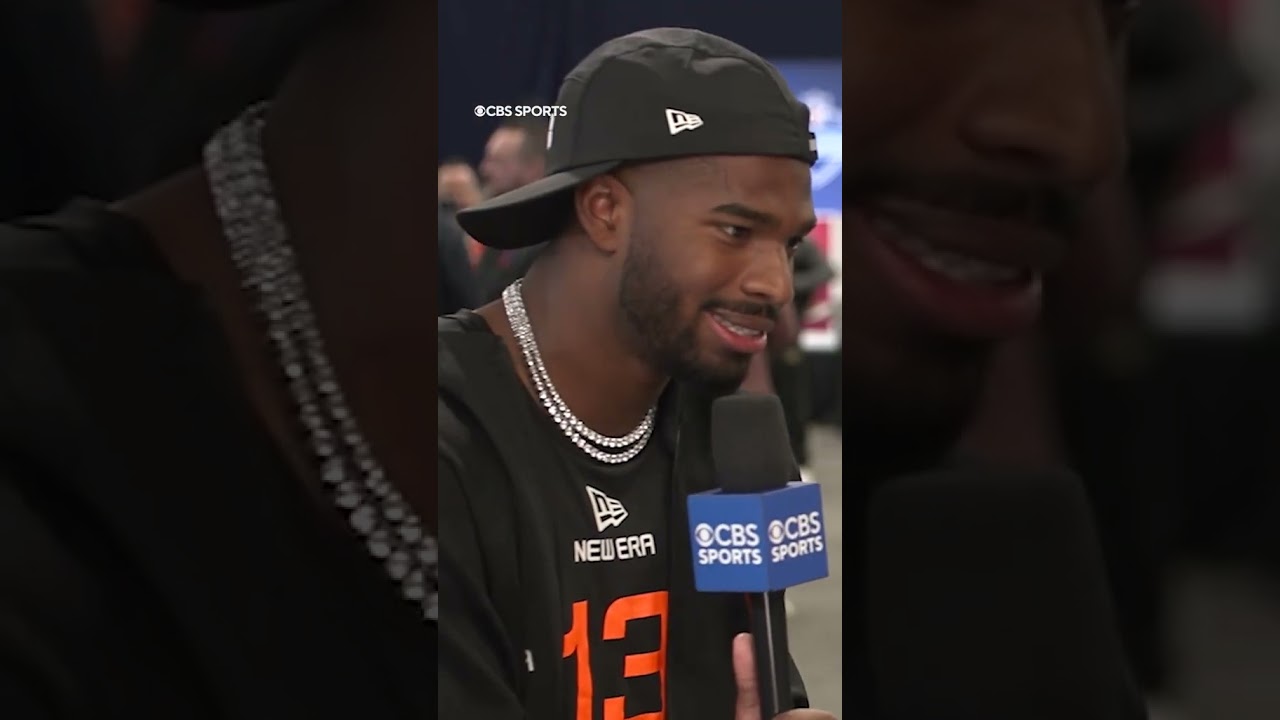 Who&rsquo;s winning: Travis Hunter WR or Travis Hunter CB? Shedeur Sanders has an answer 😅 #shorts