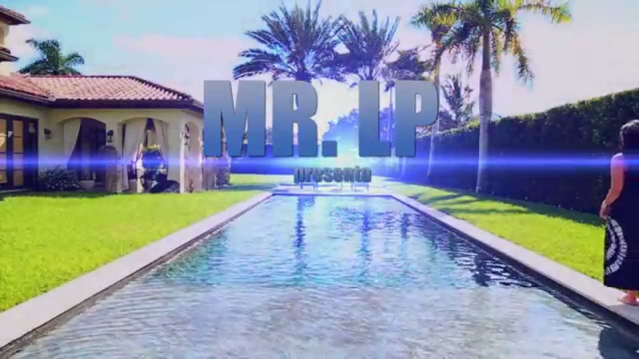 MR LP - Ella Tiene Algo