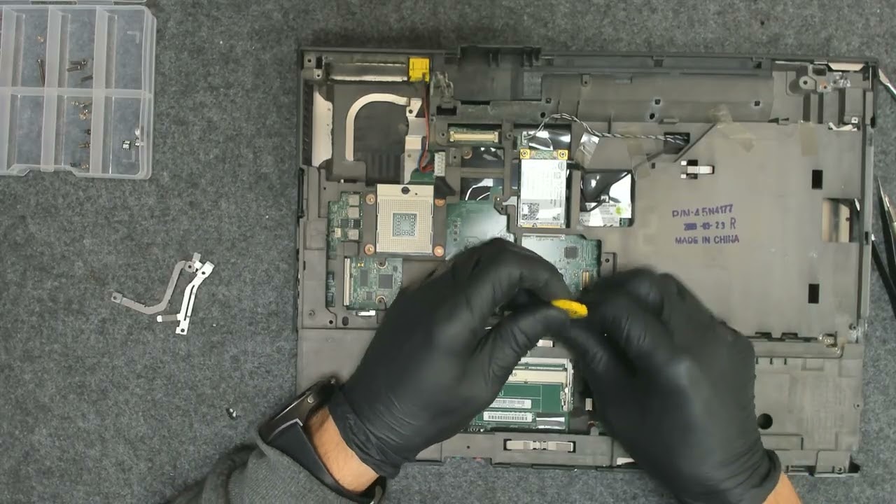 Lenovo ThinkPad R500 — приключение по полной разборке