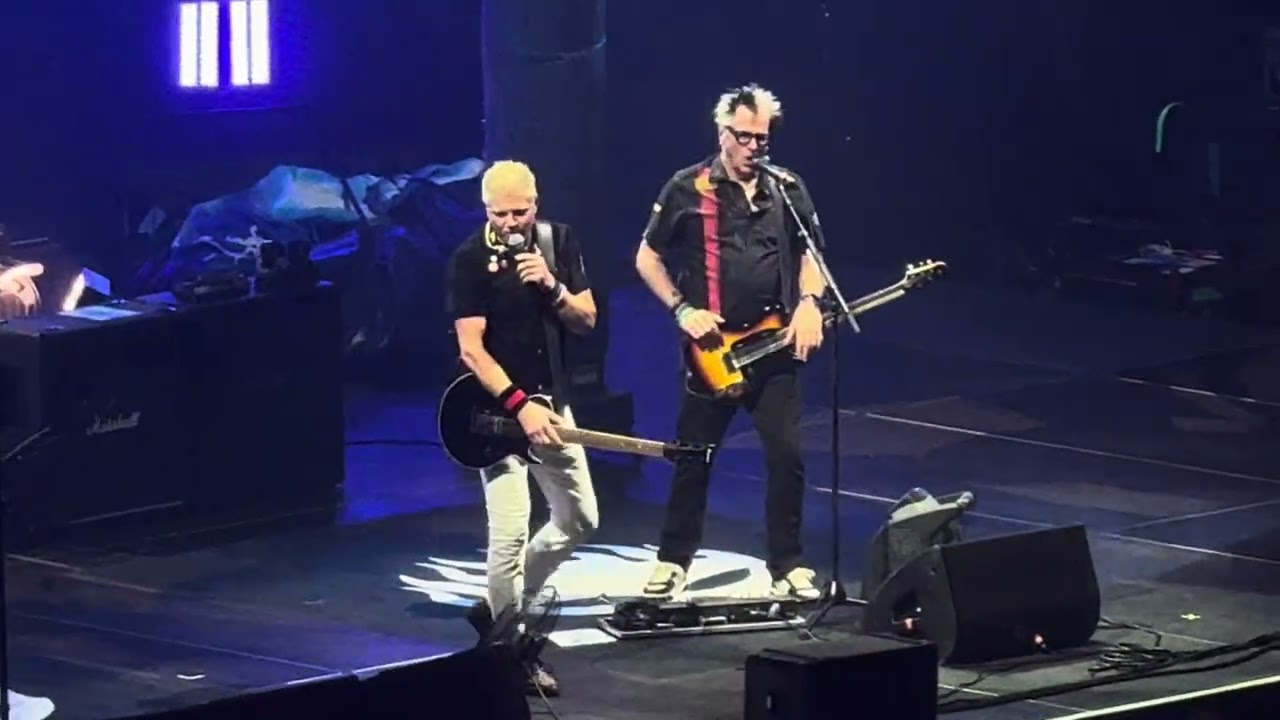 The Offspring “Pretty Fly (For A White Guy)” live at the Kia Forum in Inglewood, CA (08/29/2025)