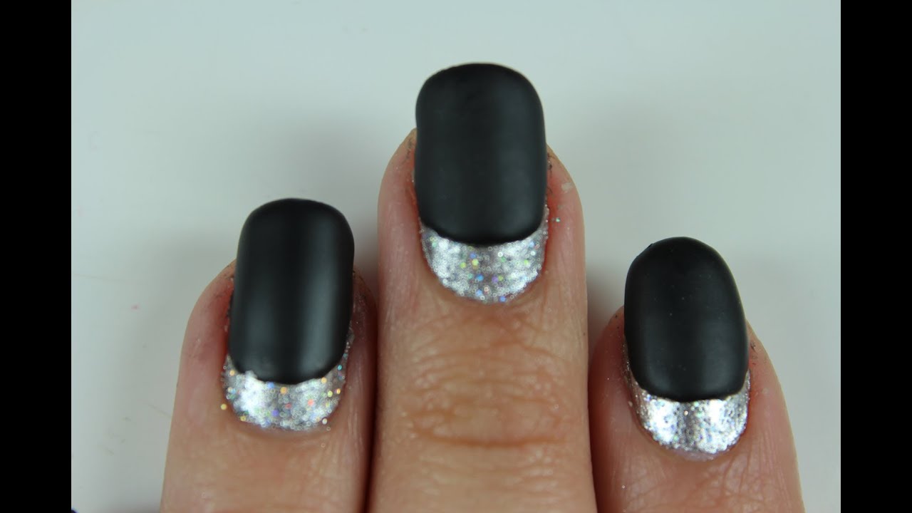 Francesinha Invertida na Unha Fosca (Meia Lua Glitter) Reverse Frenchie Nail (matte moon)