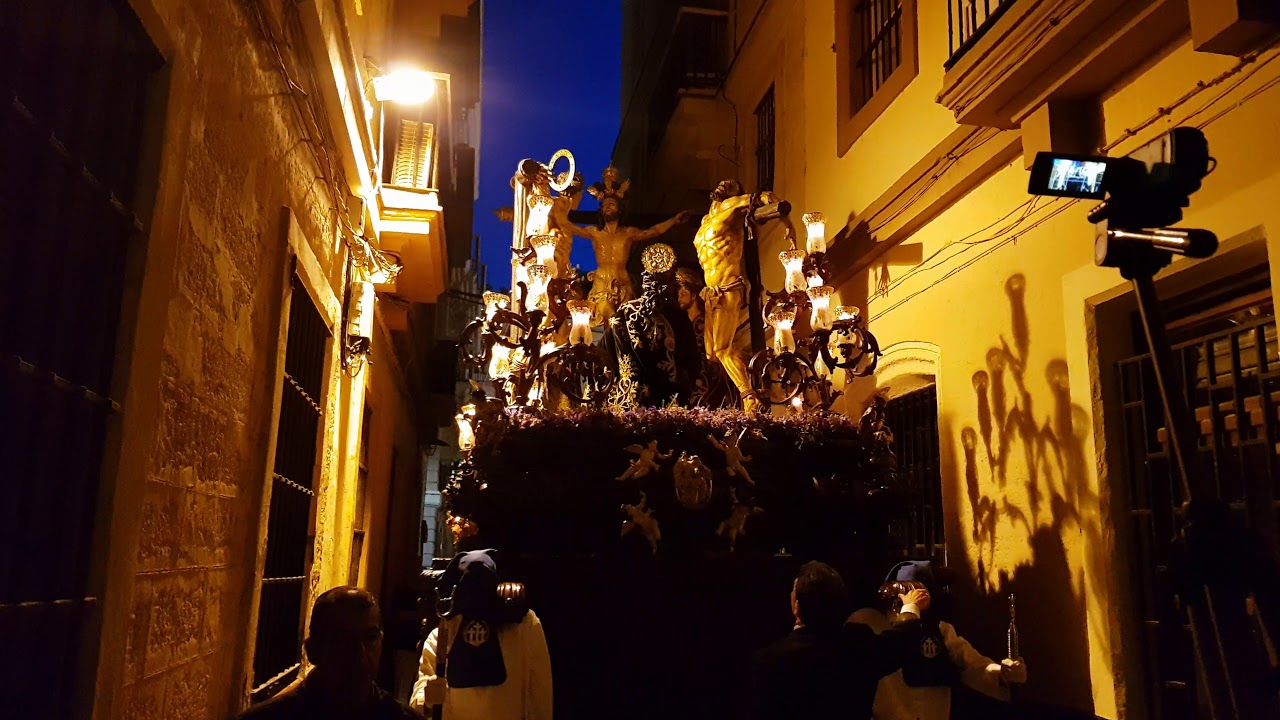 Cristo del perdon 2019 entrando en populo con la saeta