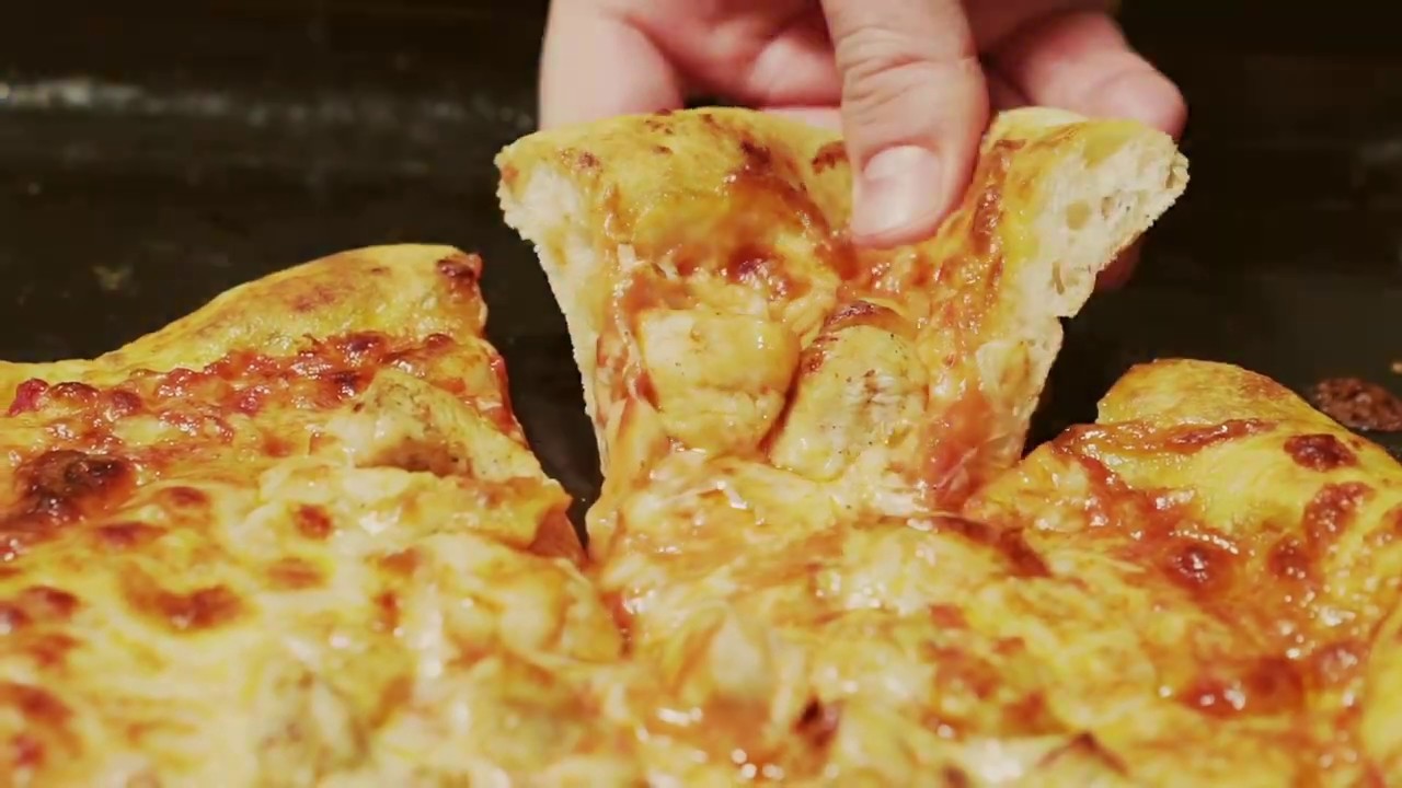 Evde Tavuklu Pizza Nasıl Yapılır ?