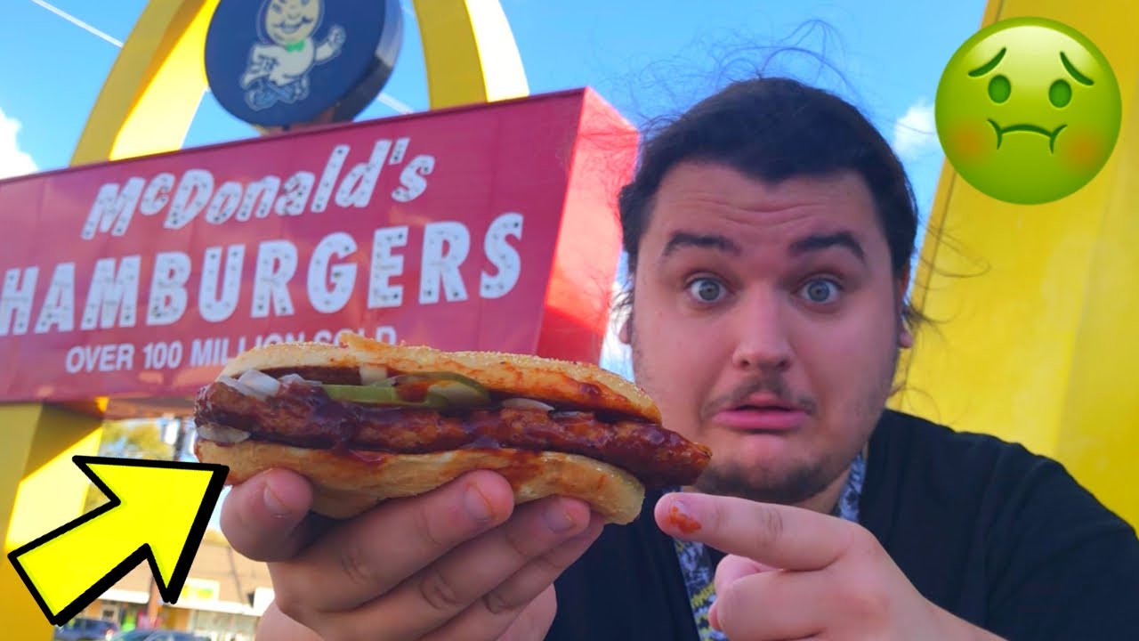 Пробую McRib из McDonald's в последний раз
