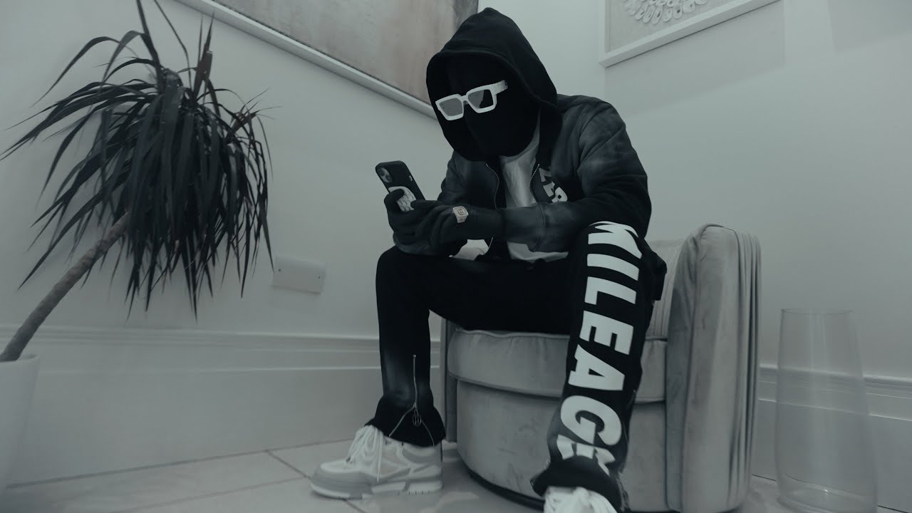 BOOTER BEE - LET ME DOWN [Official Video]