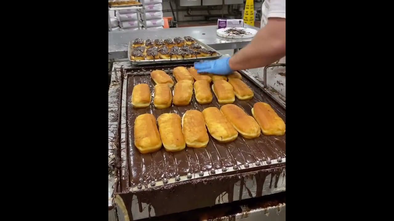 Chocolate bars!! #donuts #donut #fyp #foryou #foryourpage #viral #tiktokfood #foodie #chocolate