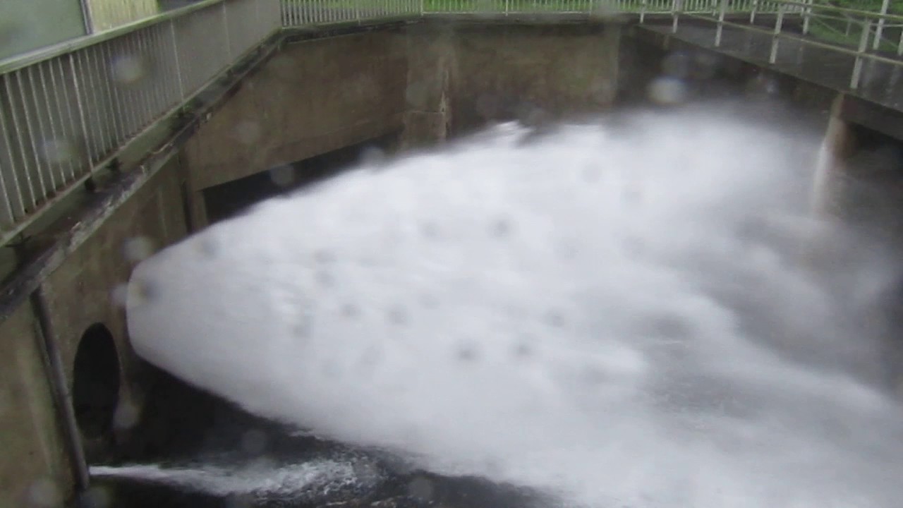 Obernautalsperre - Ablassen überschüssigen Wassers