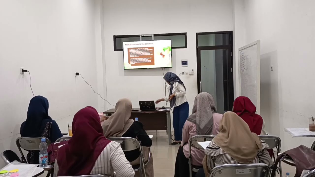Praktek Pembelajaran Pendidikan kewarganegaraan ( Lingkungan sekolah dan rumah ku) 