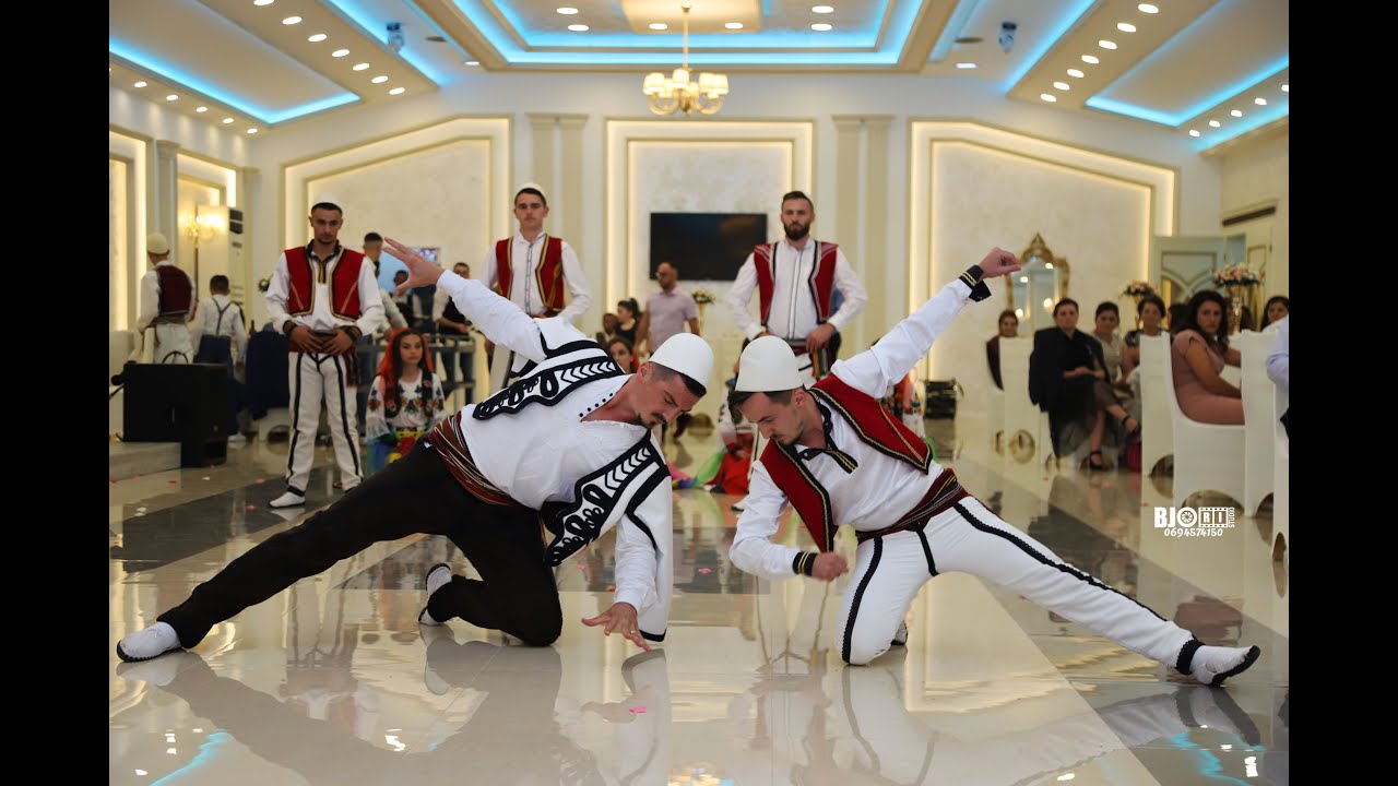 KCE MOJ ÇIK TROPOJE, KOREGRAFIA SHPRESART MEMIA