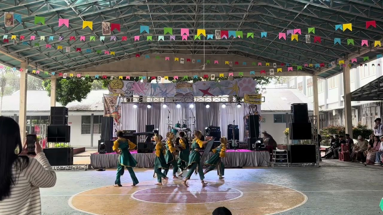 TARI BEKACO (PENTAS SENI)