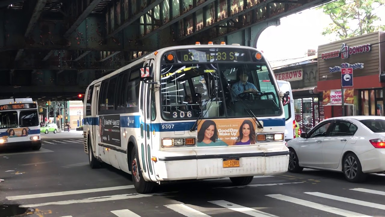 1996 Novabus RTS #9307 on the Q33 at Roosevelt Avenue and 75th Street