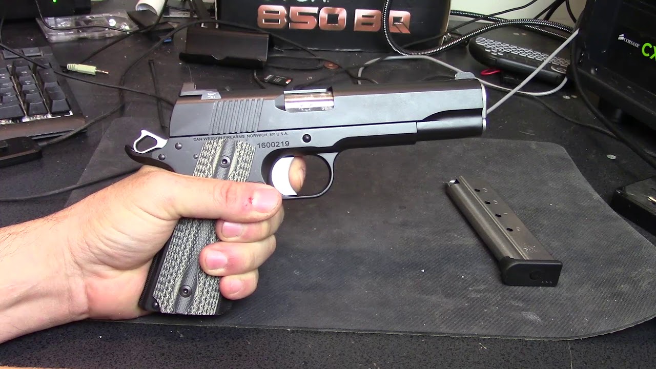 Tabletop Review of a Dan Wesson 1911 Valor
